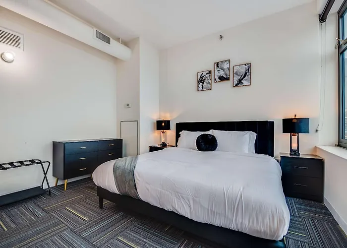 Downtown With Free In & Out Parking 6 Apartamento *