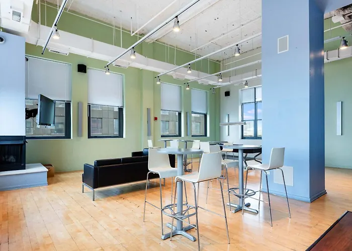 Downtown With Free In & Out Parking 6 Apartamento